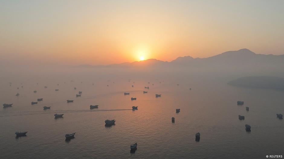 As US-Iran war rages, who's risking the Strait of Hormuz?