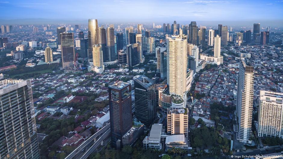 Why investors are suddenly fleeing Indonesia
