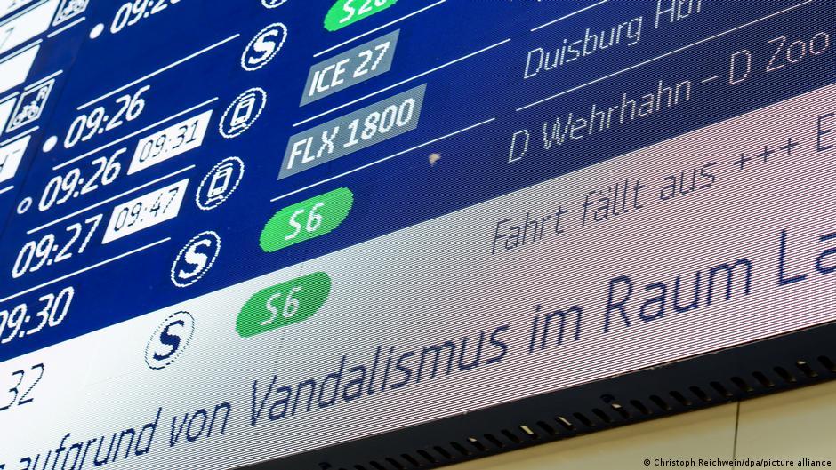 Germany: Left-wing group says it is behind railway sabotage