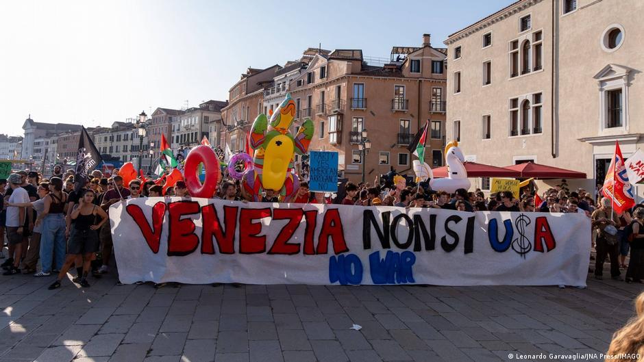 Billionaire US envoy faces Venice protests amid yacht tour
