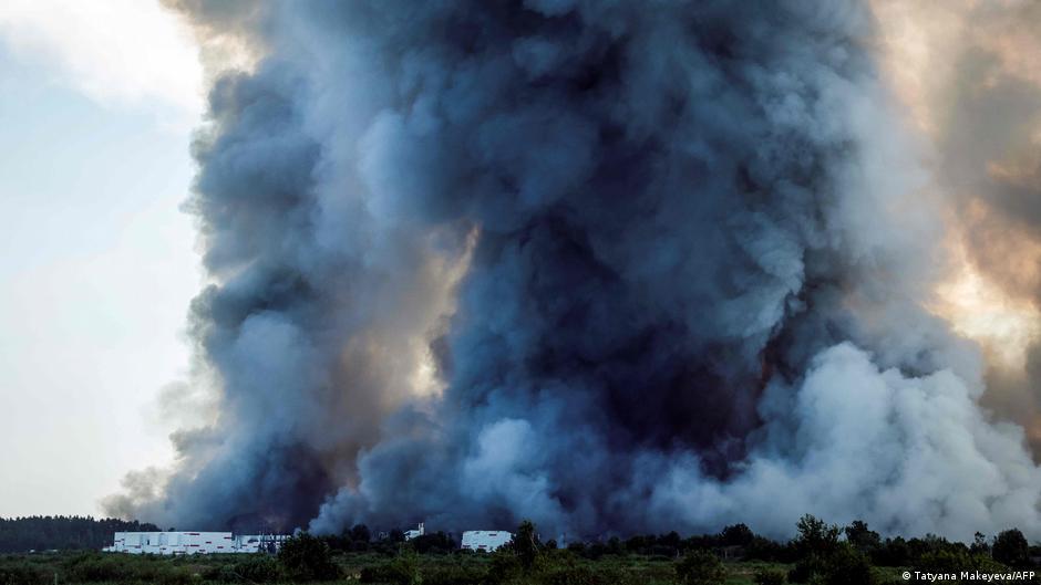 Ukraine drones target Russian warehouses and oil sites
