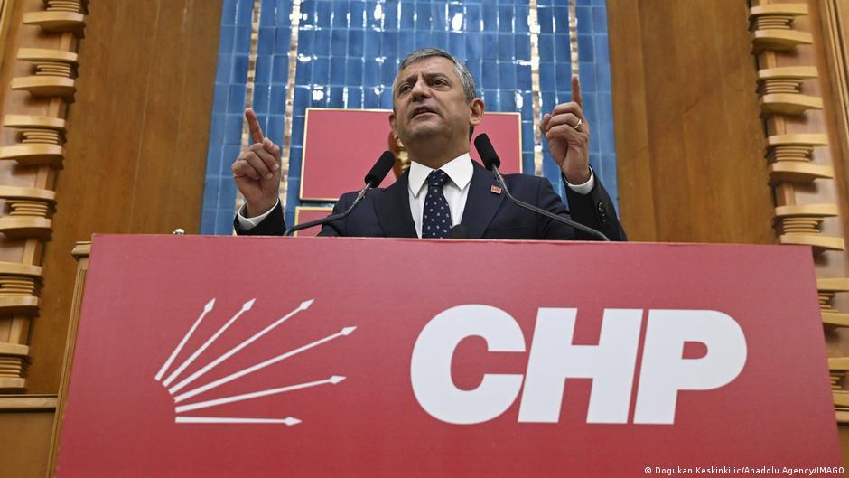 Ousted Turkey opposition leader  plans to create a new party