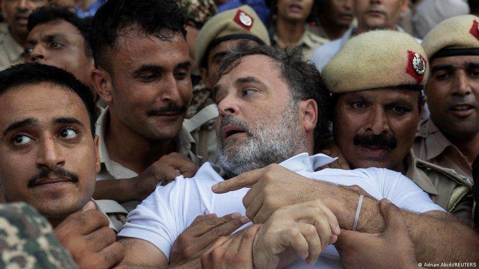 India: Police forcibly remove Rahul Gandhi from protest outside Modi residence