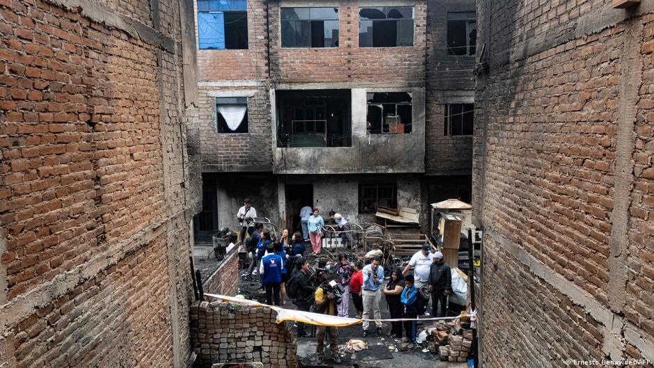 Peru: 10 killed in housefire in capital Lima