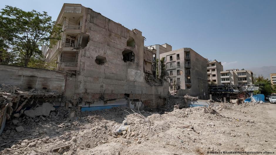 US threatens 'major military punishment' for Houthi attacks