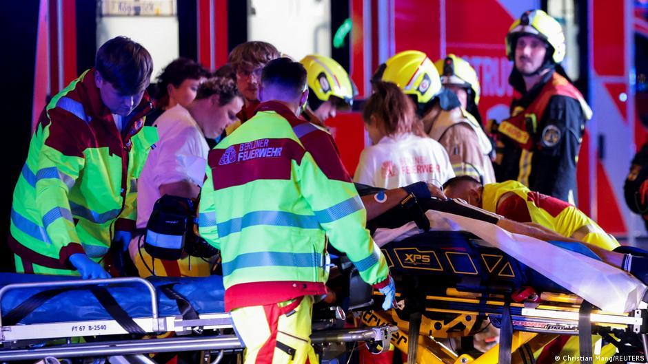 1 dead, 15 injured after vehicle drives into Berlin Pride CSD event