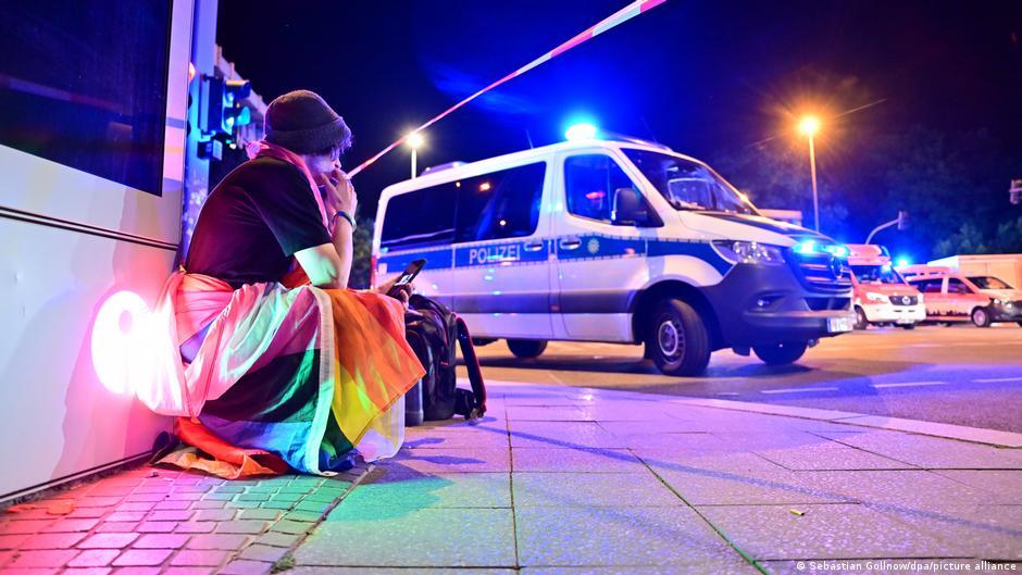 Berlin: 1 dead, 16 injured after car ramming at CSD Pride event