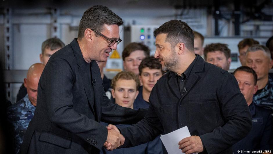 Ukraine's Zelenskyy in UK to meet new PM Burnham