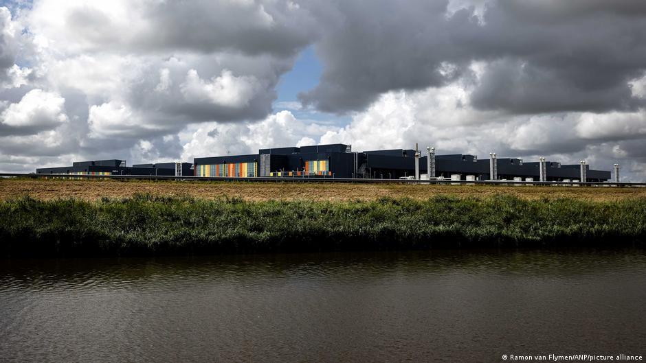 EU aims to build AI gigafactories of its own