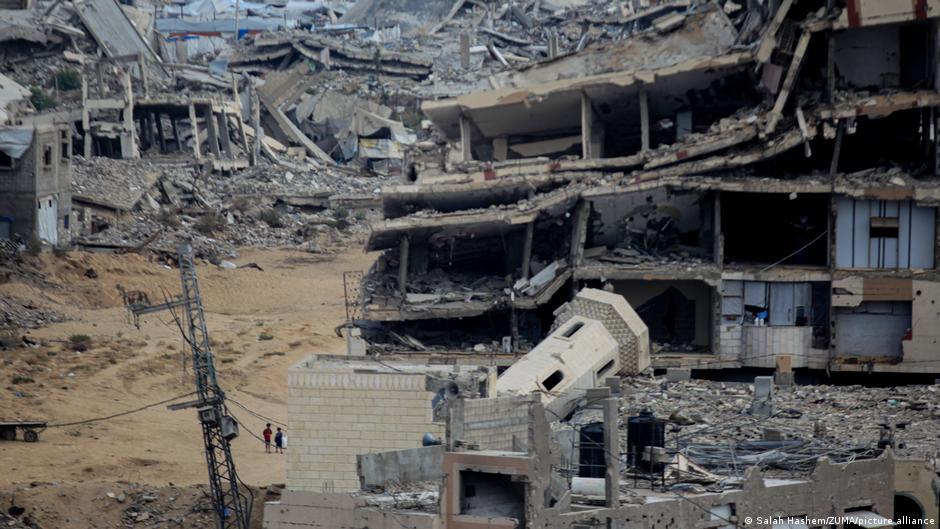 Middle East: Netanyahu says Israel rejects Trump's Gaza plan